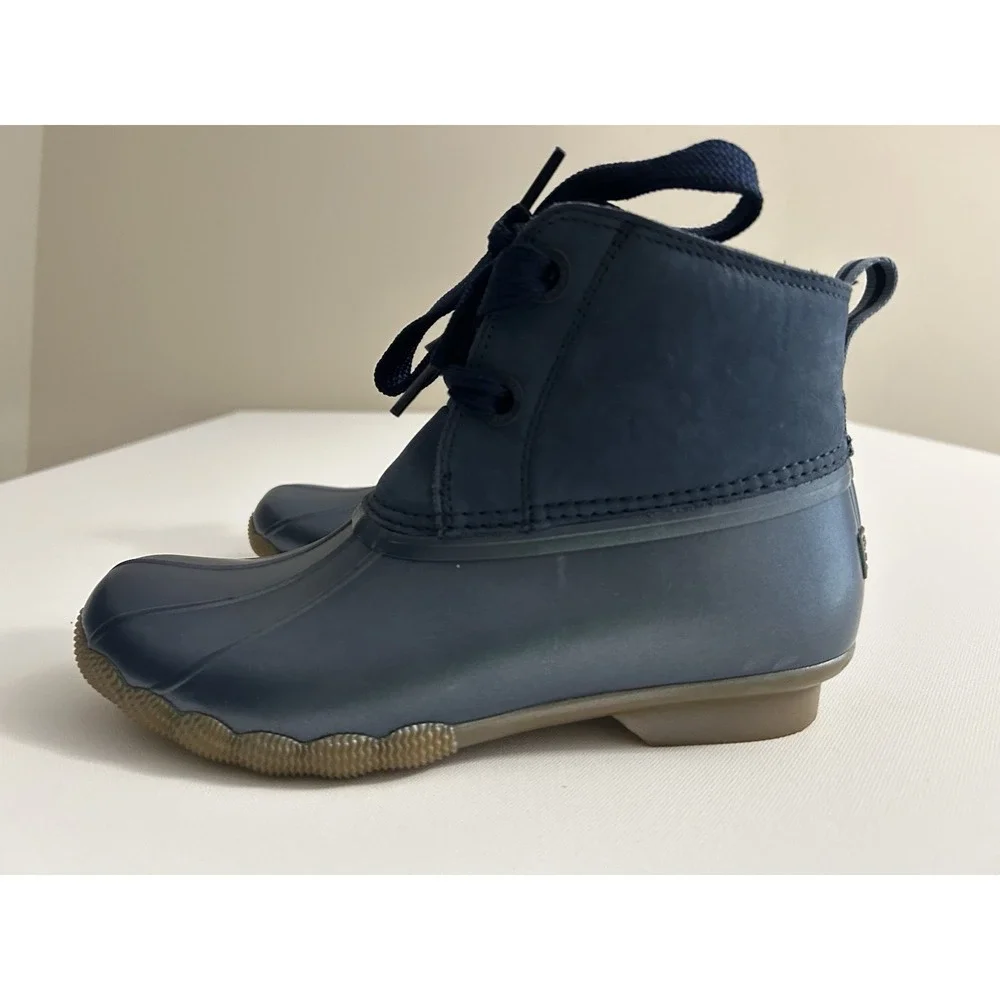 Sperry Women's Saltwater‎ 2‑Eye Nubuck Duck Boots Navy Waterproof Size 8